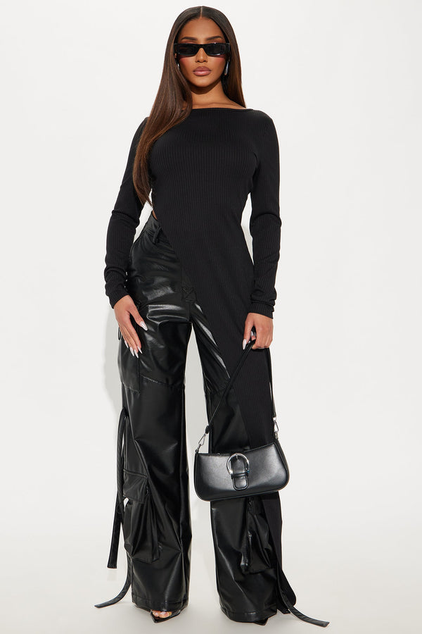 Causal Statement Ribbed Top - Black