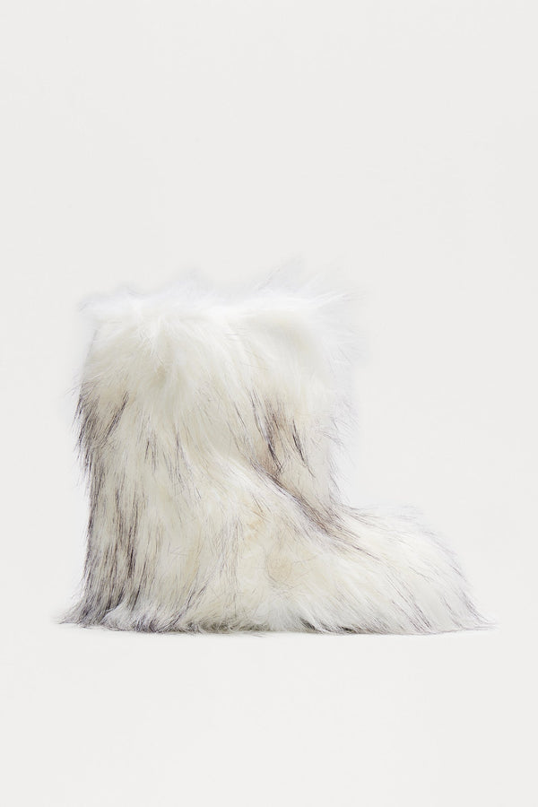 Chilly Days Booties - White/combo