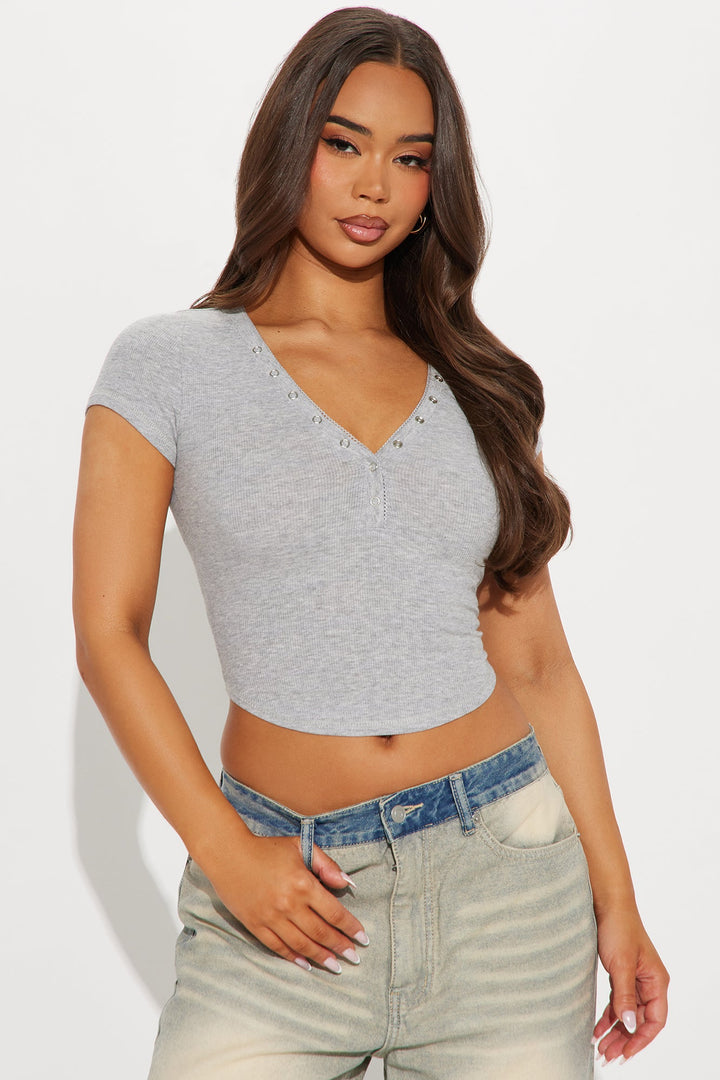 Nylah Short Sleeve Henley Top - Heather Grey