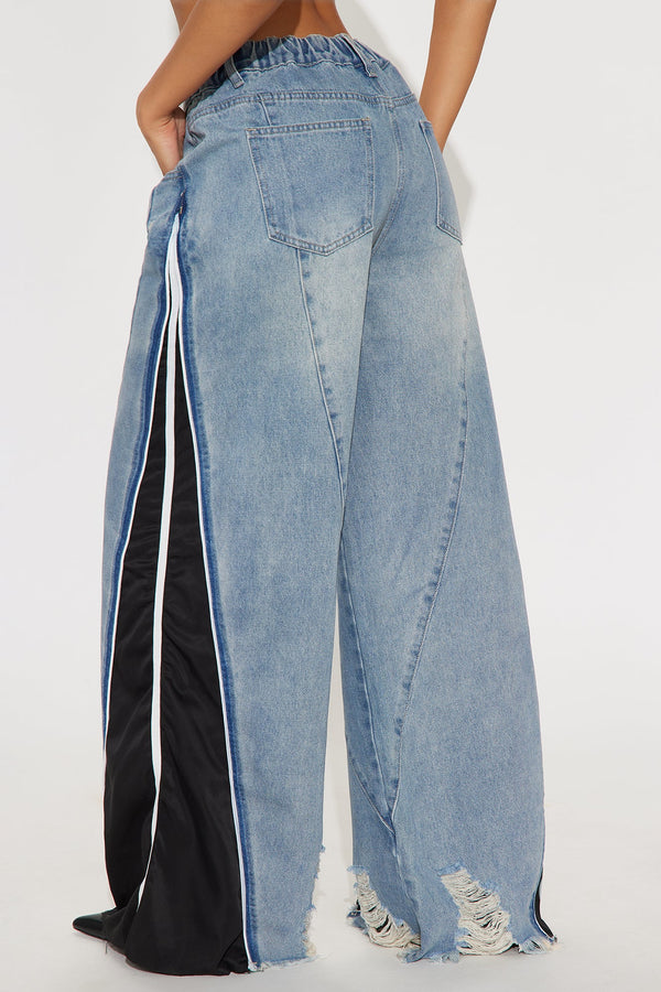 Shoot Your Shot Elastic Waistband Baggy Jeans - Medium Wash