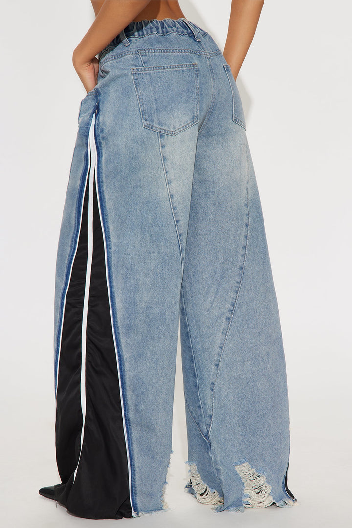 Shoot Your Shot Elastic Waistband Baggy Jeans - Medium Wash