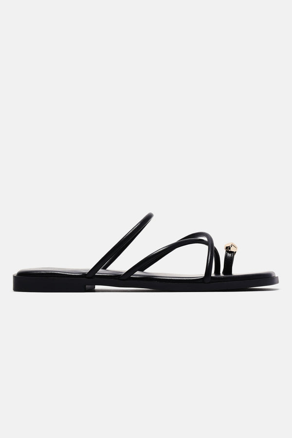 Libbie Flat Sandals - Black