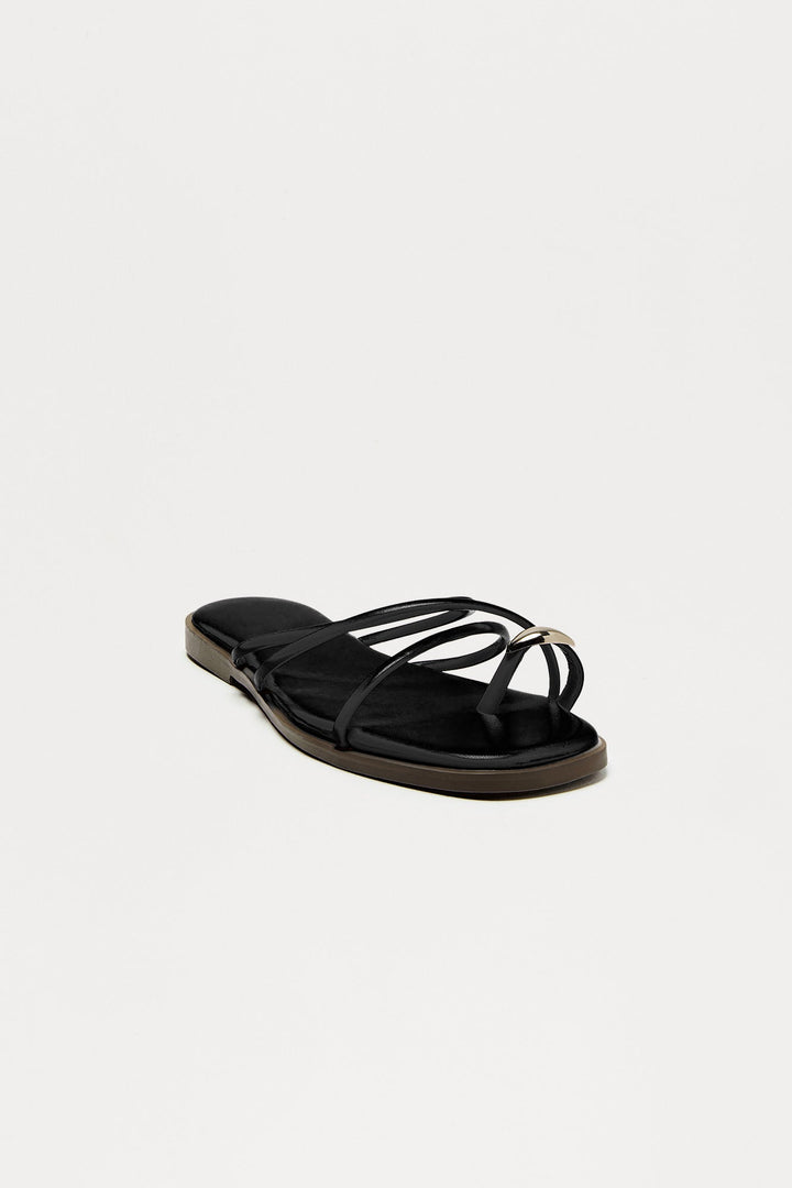 Lune Toe Ring Sandals - Black
