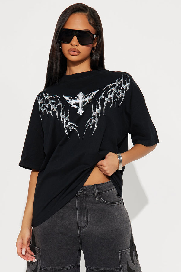 Edgy Cross Tee - Black