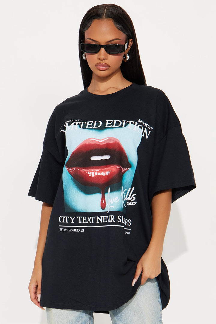 Dripping Lips Tee  - Black