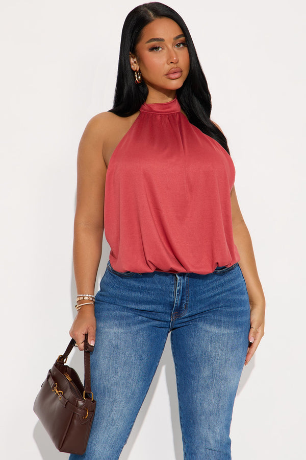 Magnolia Bubble Hem Halter Top - Brick Red