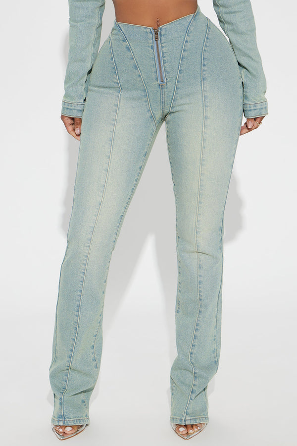 She's A Stunner Stretch Bootcut Jeans - Vintage Wash