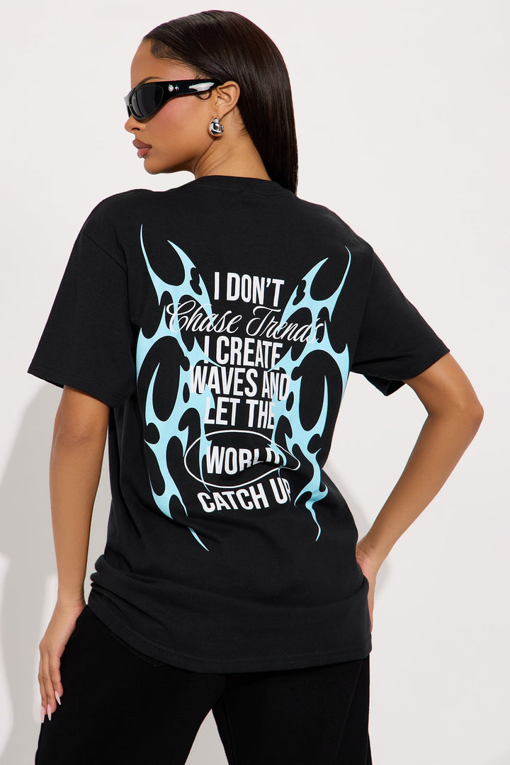 Don't Chase Trends Tee - Black