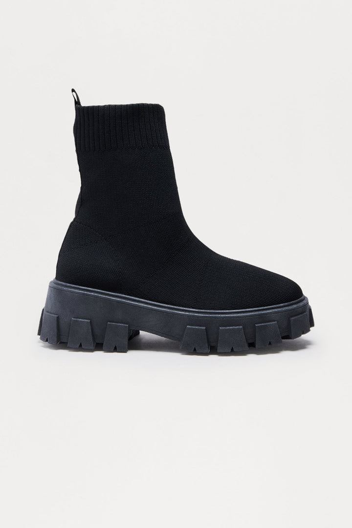 Trouble Droubled Knit Booties - Black