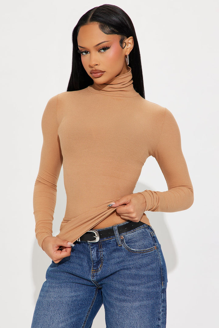 Dana Turtleneck Ribbed Top - Tan