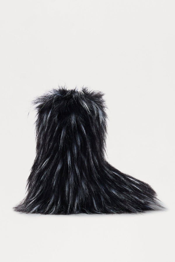 Chilly Days Booties - Black/White