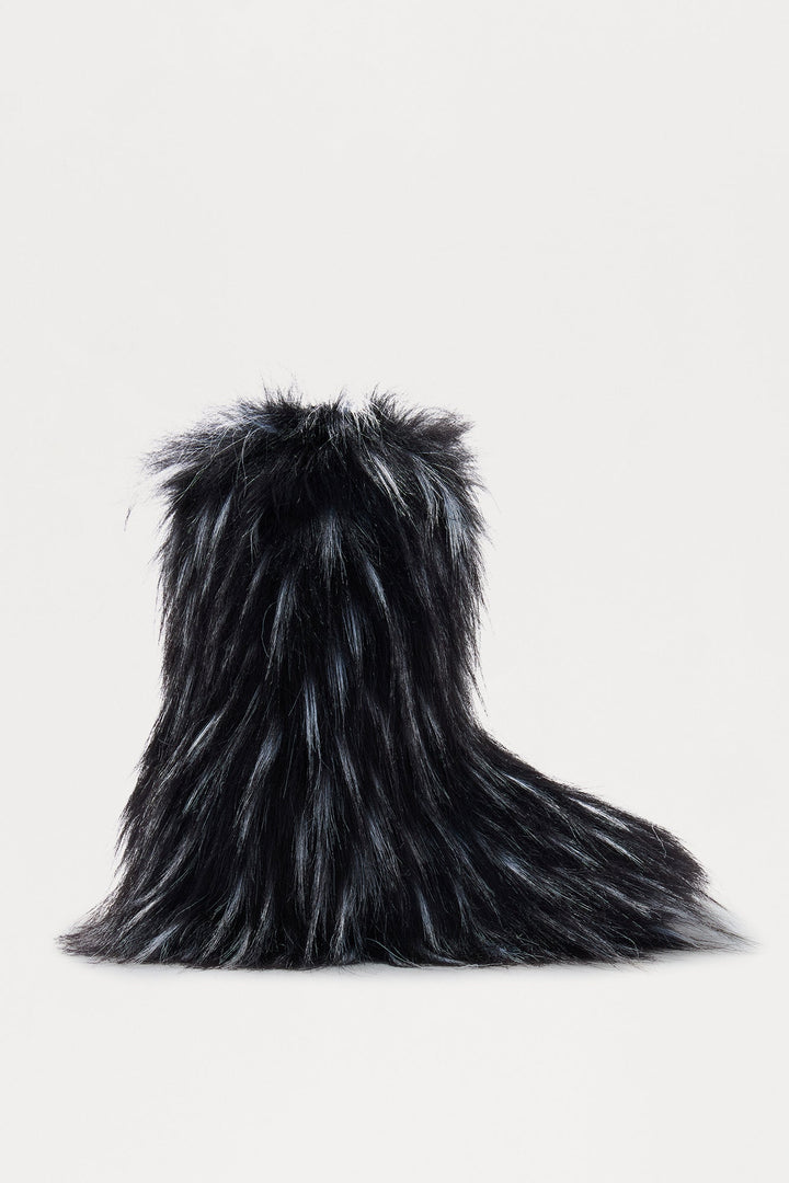 Chilly Days Booties - Black/White