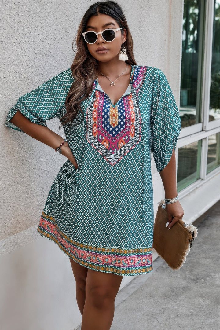Plus Size V Neck Printed Loose Fit Midi Dress